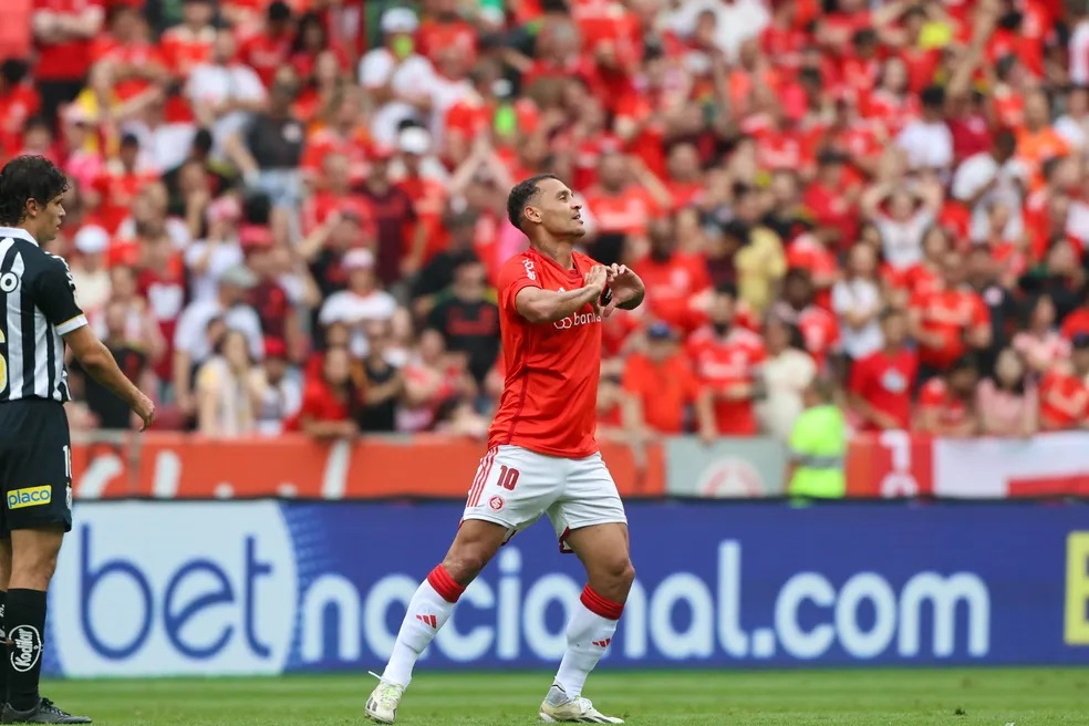 Alan Patrick comemora após fazer seu gol (Foto: Ricardo Duarte/Divulgação, Internacional)