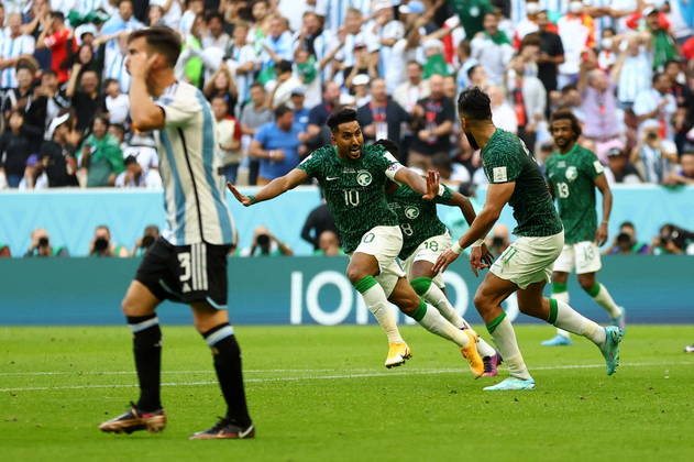 Jogadores da Arábia Saudita comemoram o segundo gol da seleção contra a Argentina REUTERS/Hannah Mckay - 22/11/2022