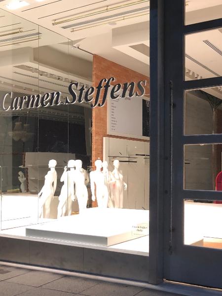 Carmen Steffens sem artigos e manequins sem peças / Foto: Paulo Sampaio