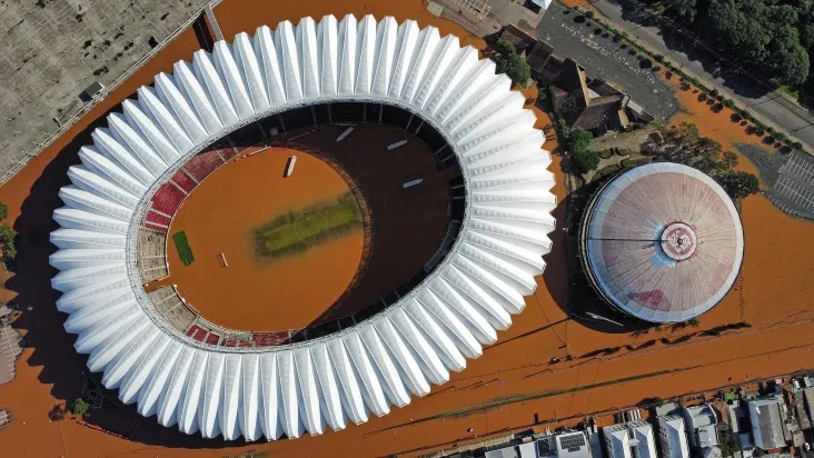 Estádio Beira-Rio, do Internacional, alagado por conta das chuvas Foto: Max   Peixoto/DiaEsportivo/Folhapress
