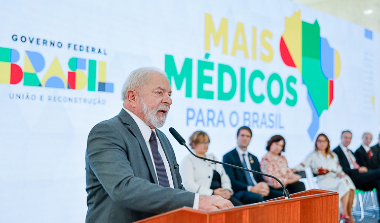Presidente Lula discursando durante a cerimônia de retomada do programa. Imagem: Ricardo Stuckert