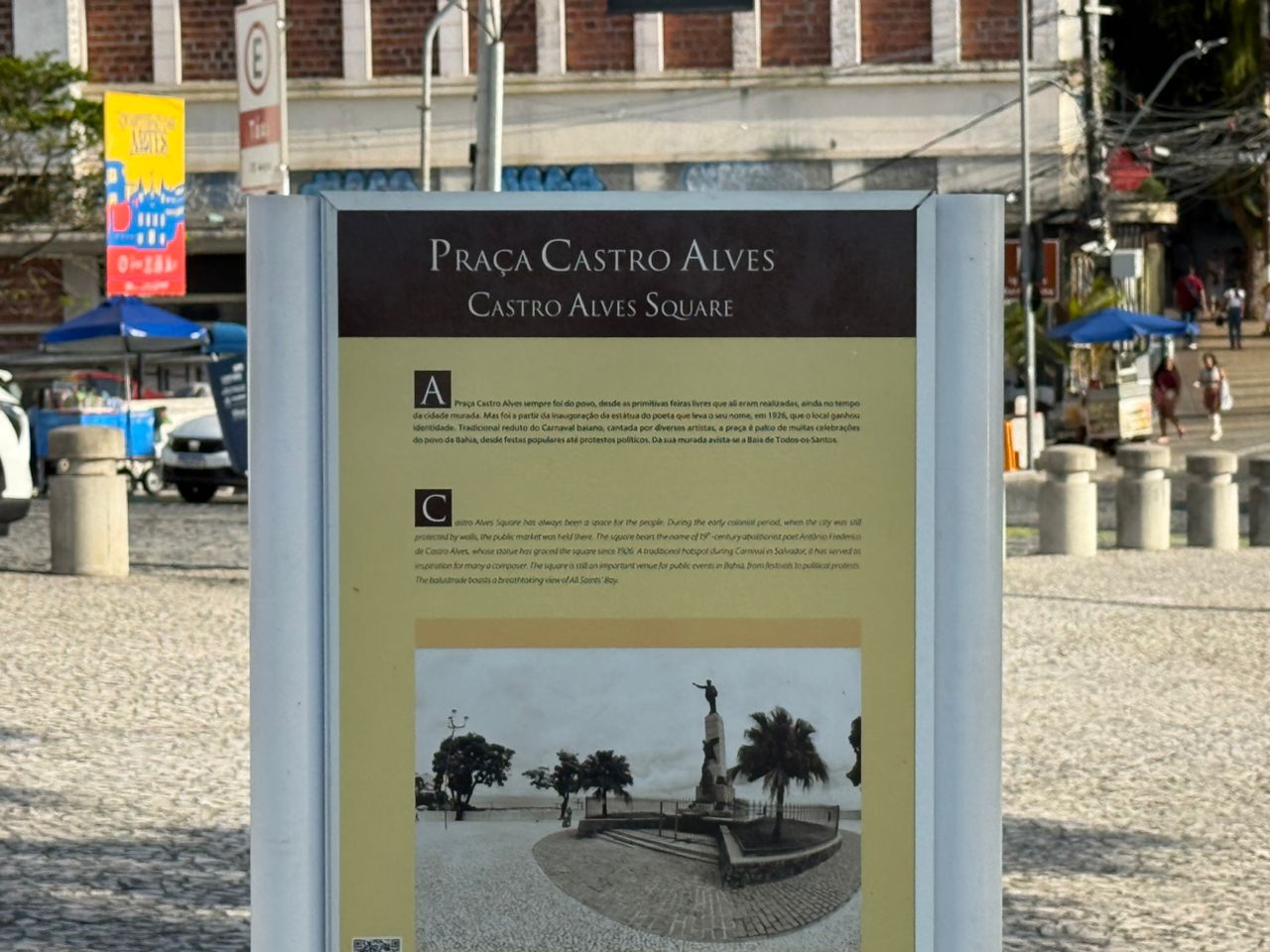 O encontro entre arte, história e horizonte. Foto: Jalile Elias