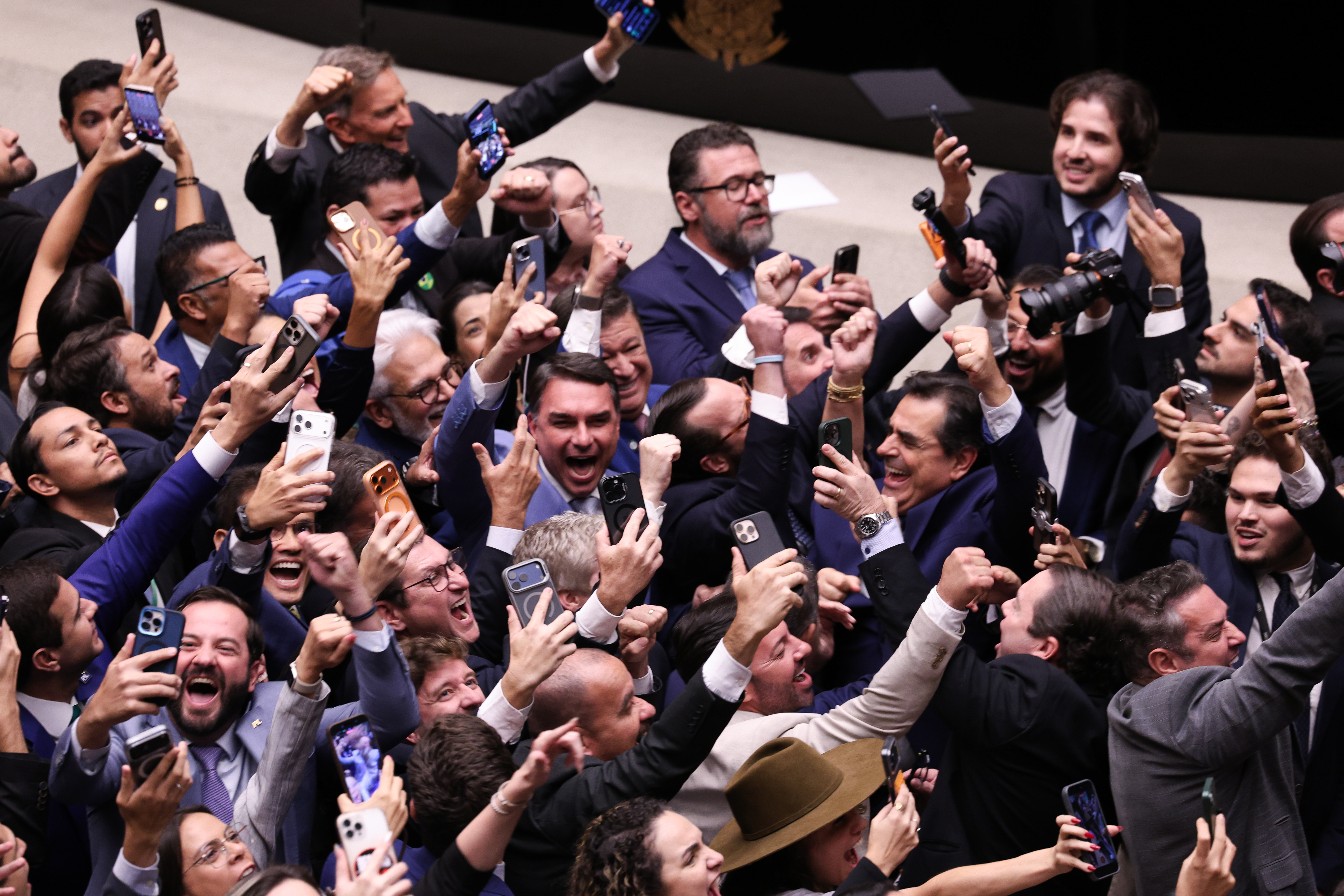  Sessão do congresso que derrubou o veto do projeto de lei da dosimetria de penas. Foto: Lula Marques/ Agência Brasil