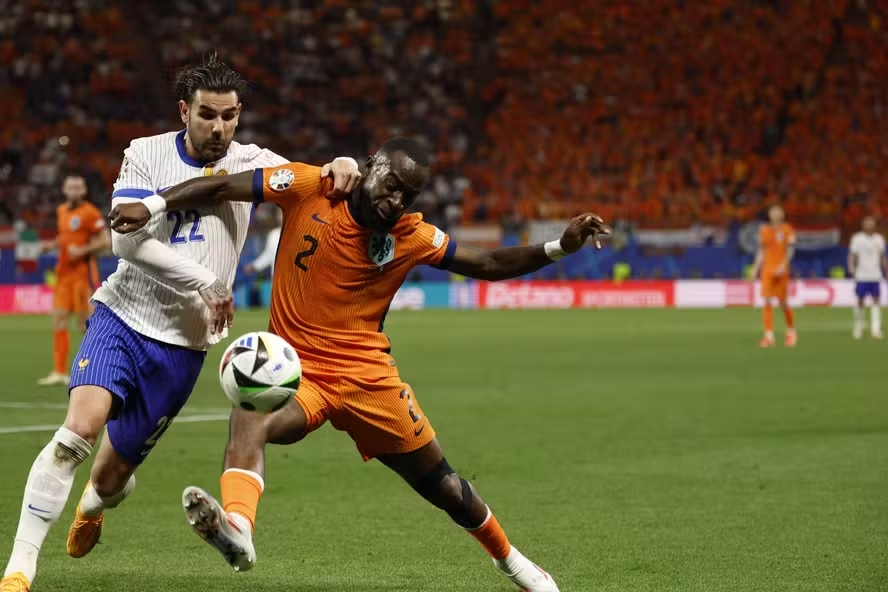 França e Holanda protagonizaram o primeiro 0 a 0 da Eurocopa 2024. Foto: FRANCK FIFE/AFP