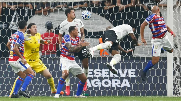 CORINTHIANS E FORTALEZA FICAM NO EMPATE NA PRIMEIRA SEMIFINAL