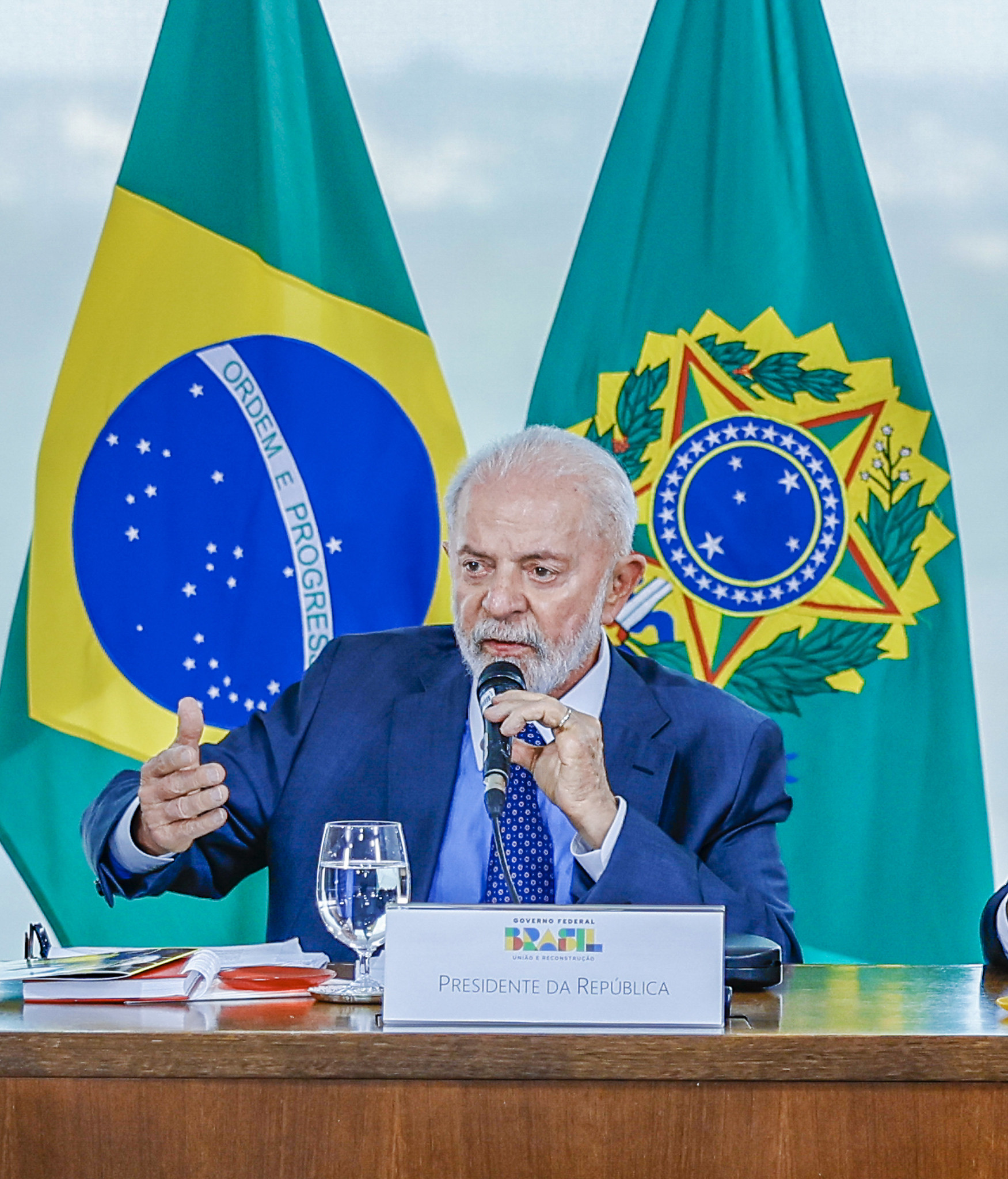 Presidente Lula durante a reunião 