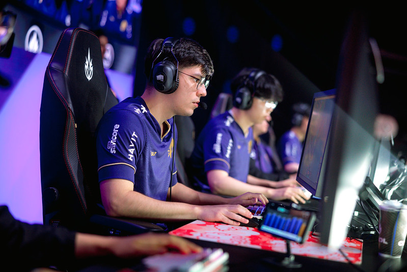 Disamis é o único jogador da VKS que está desde o começo do projeto a longo prazo do coach SeeEL - Foto: CBLOL/flickr