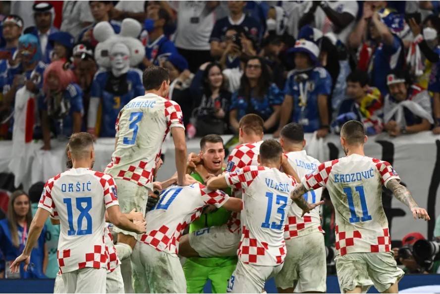 Croatas comemoram classificação para as semifinais (Foto: REUTERS/Hannah Mckay)