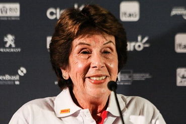 Maria Bueno sendo entrevistada - foto: aberto do Rio de Janeiro.