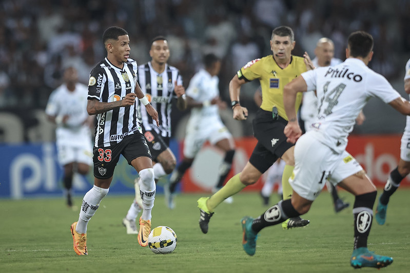 Ataque "puxado" pelo jogador Sávio do Atlético Mineiro