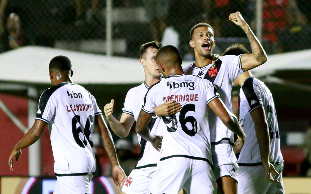 Zagueiro João Victor, autor do gol que deu o triunfo ao Cruzmaltino na última rodada do Brasileirão 2024 – Foto: Leandro Amorim/Vasco