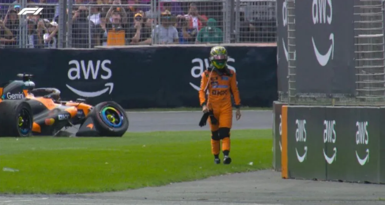 Australiano Oscar Piastri depois de bater na volta de reconhecimento. Foto: Reprodução/F1