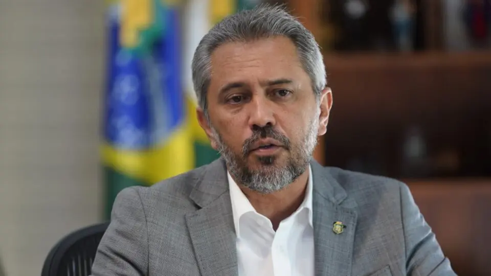 Governador Elmano de Freitas é reeleito após liderar pesquisas durante a campanha eleitoral / Foto: Carlos Gibaja/Casa Civil CE