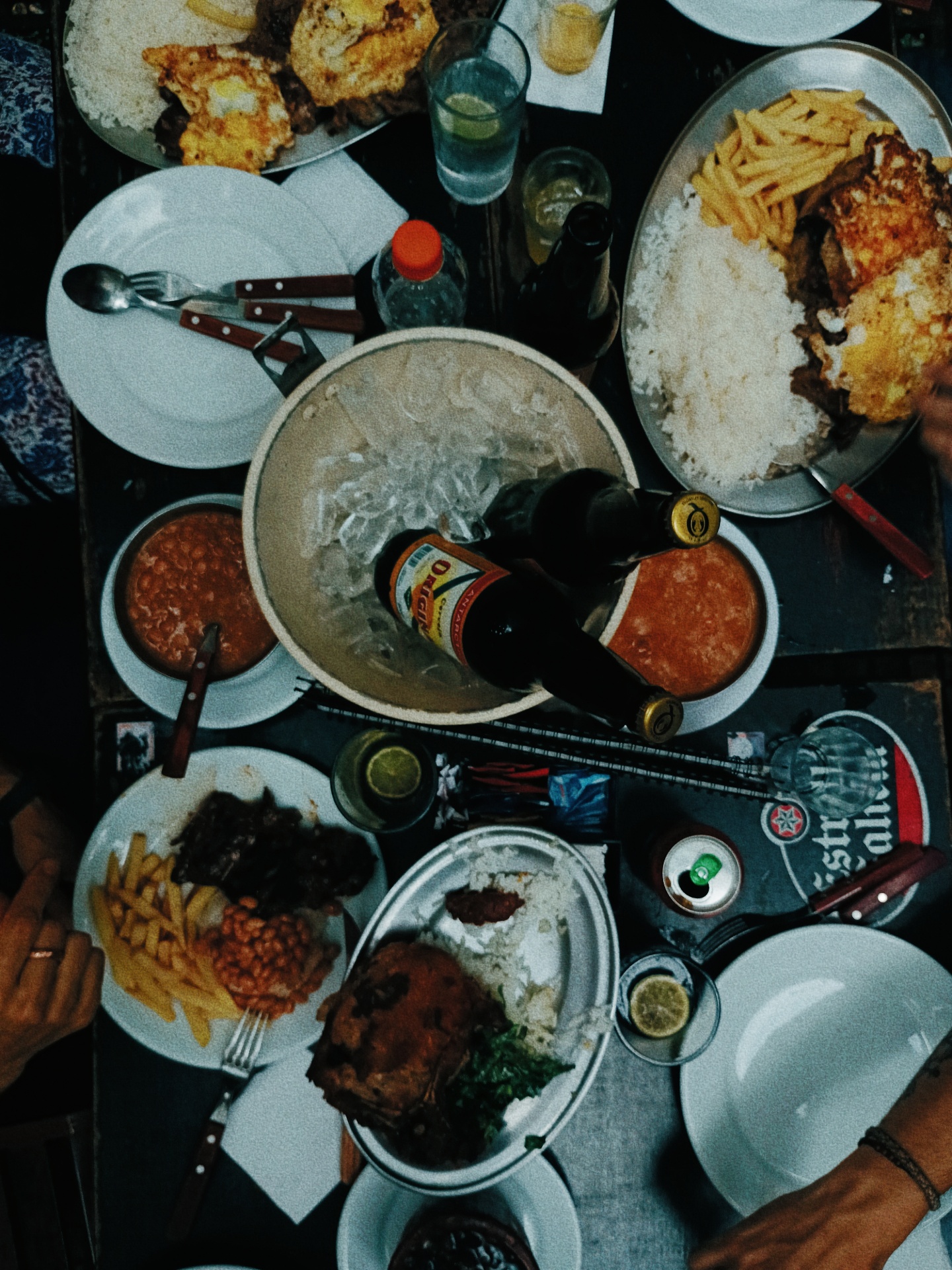 Comidas e bebidas do restaurante Cachaçaria do Rancho. 