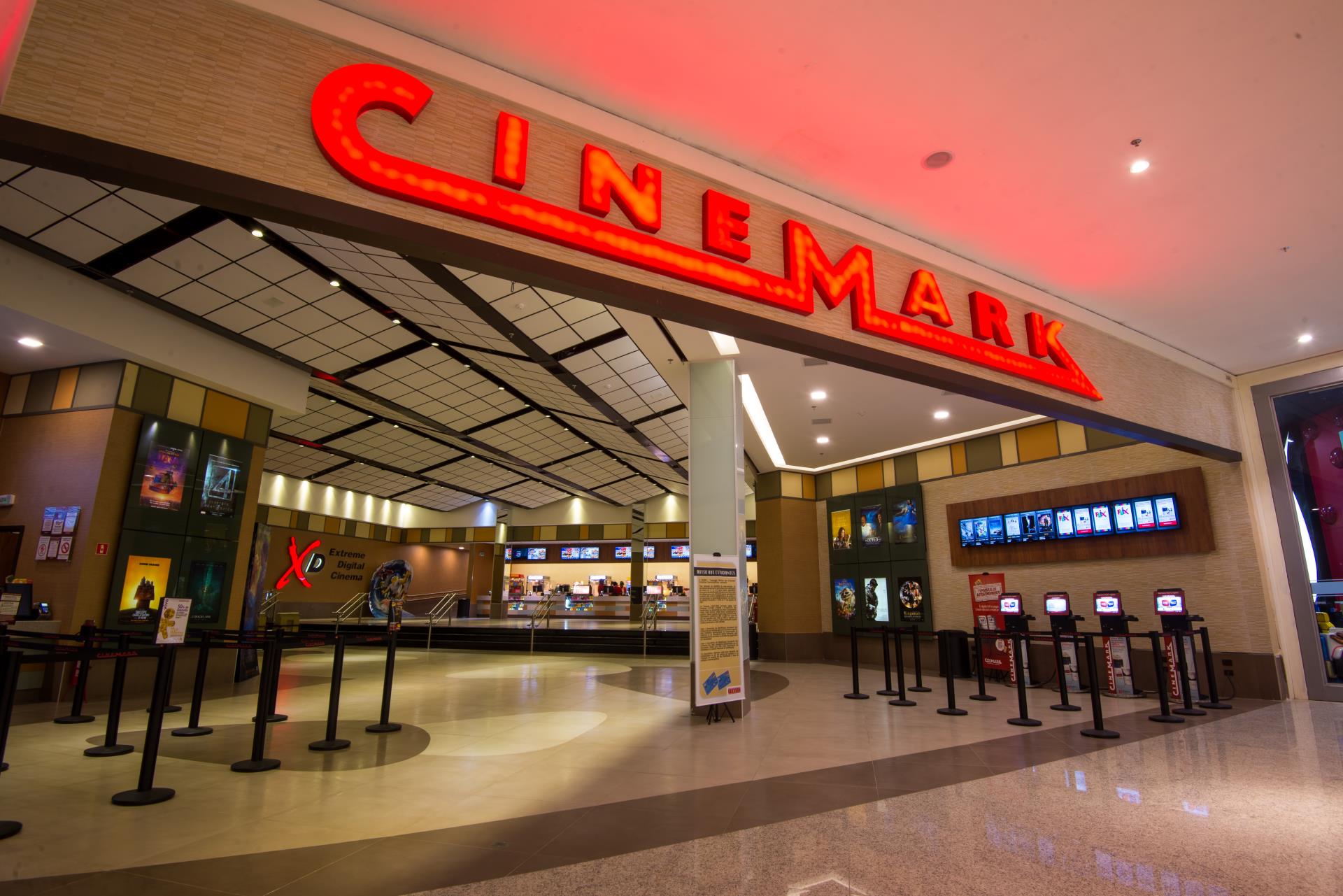 Fachada Cinemark