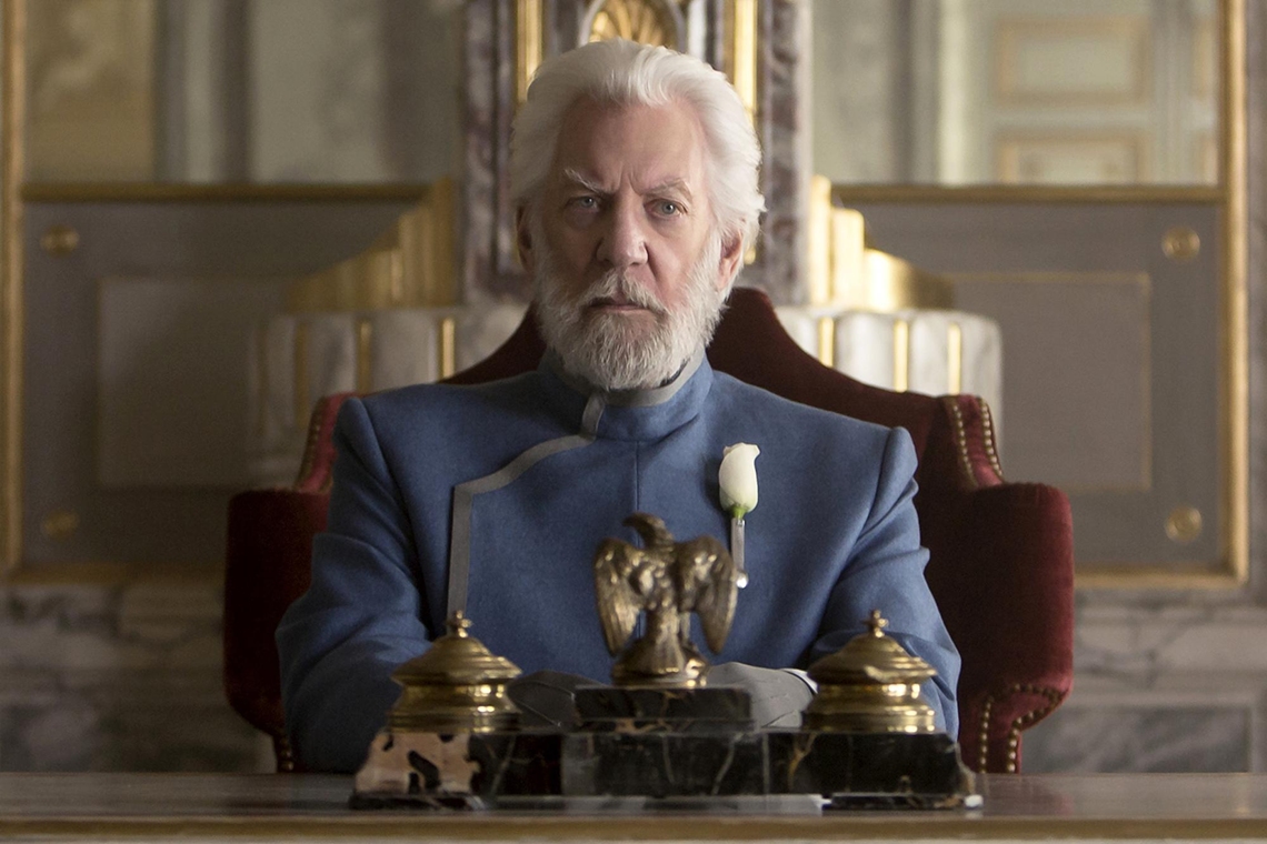 Presidente Snow, interpretado por Donald Sutherland, em Jogos Vorazes. Foto: Divulgação/Lionsgate