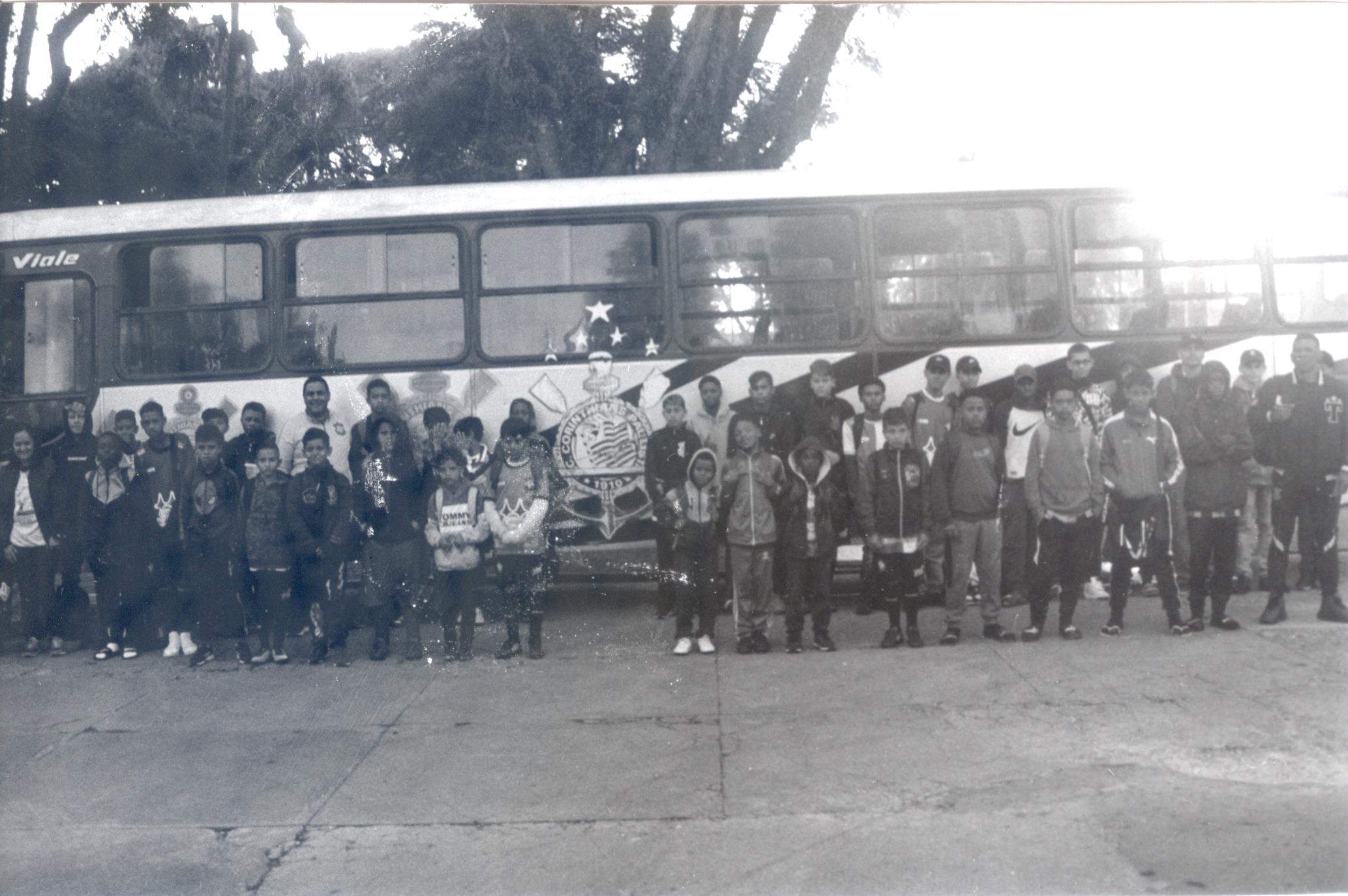 Pose das crianças e adolescentes.