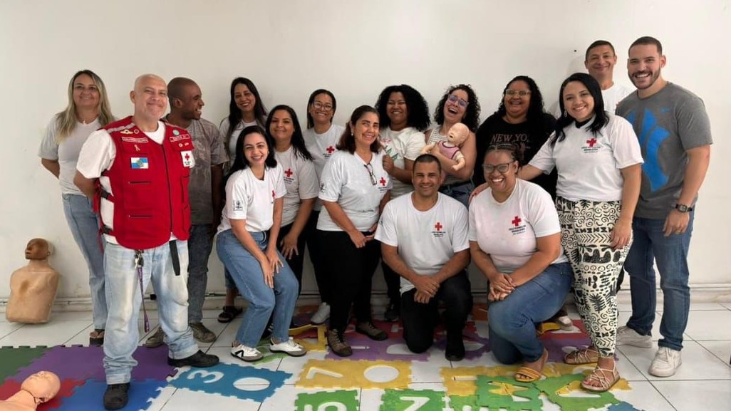 Equipe da Cruz Vermelha Brasileira filial de São Gonçalo