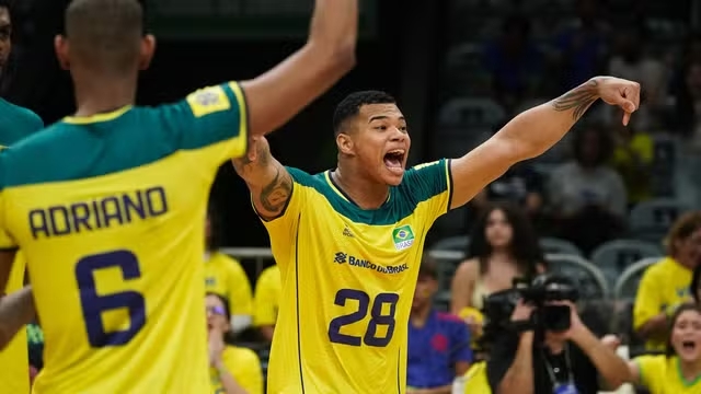 Darlan comemorando ponto da seleção brasileira. Foto: FIVB