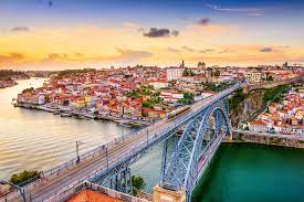   Cidade de Porto, uma das mais antigas de Portugal.  Imagem: Sean Pavone Photo/iStock 