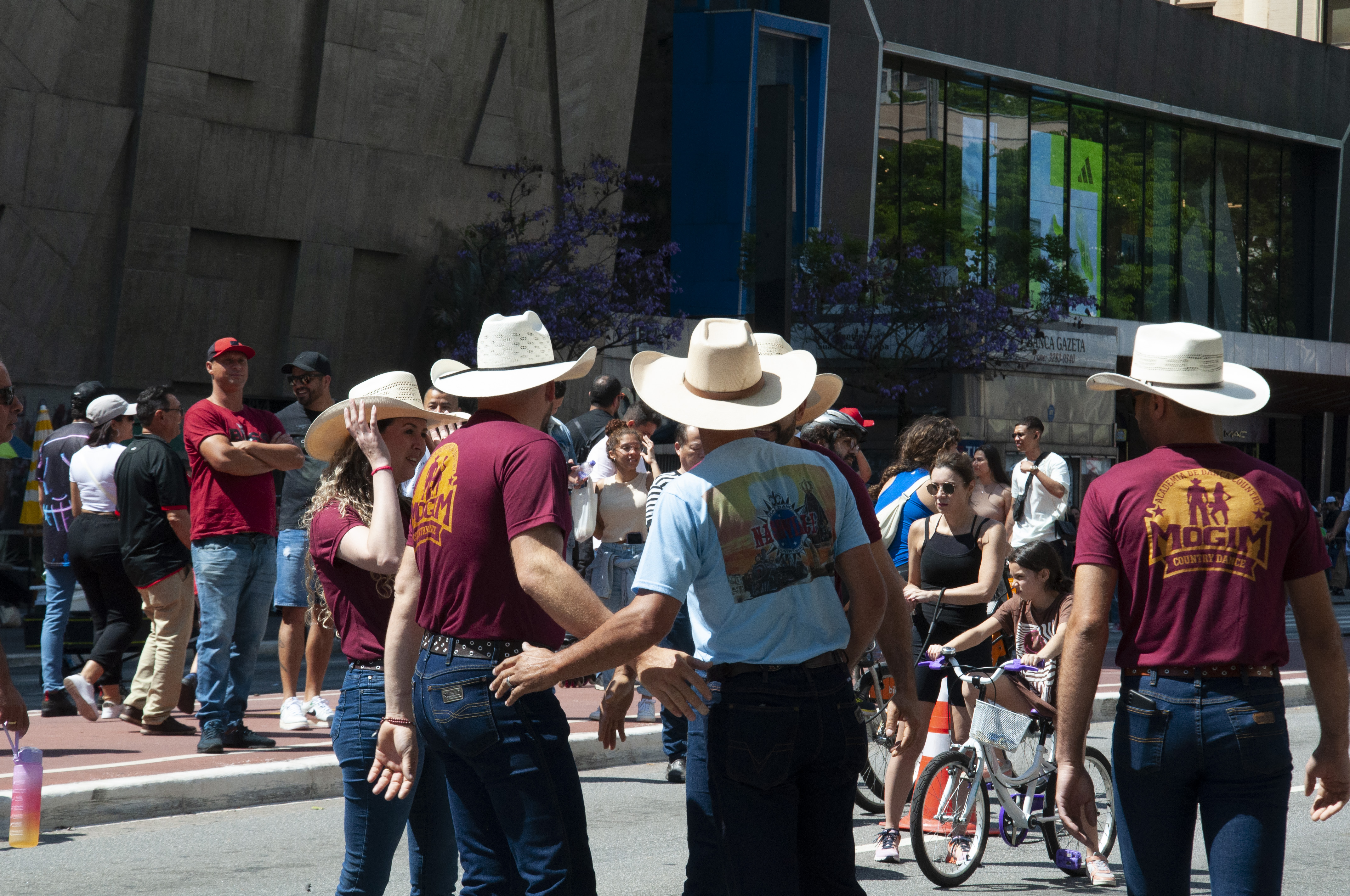 Performance Country na Paulista