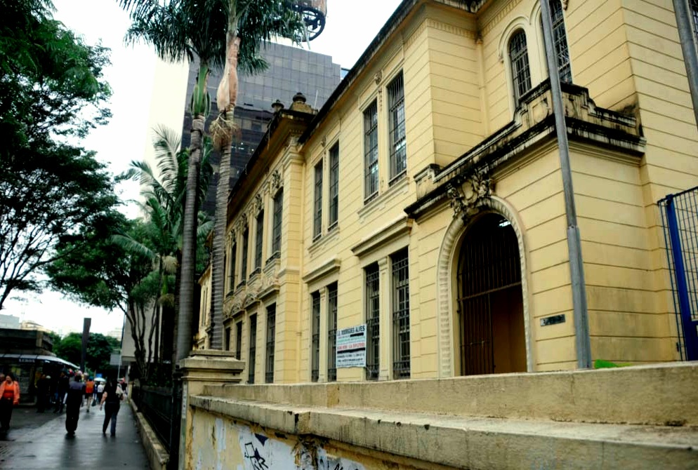 Escola Estadual Rodrigues Alves (construído em 1919)