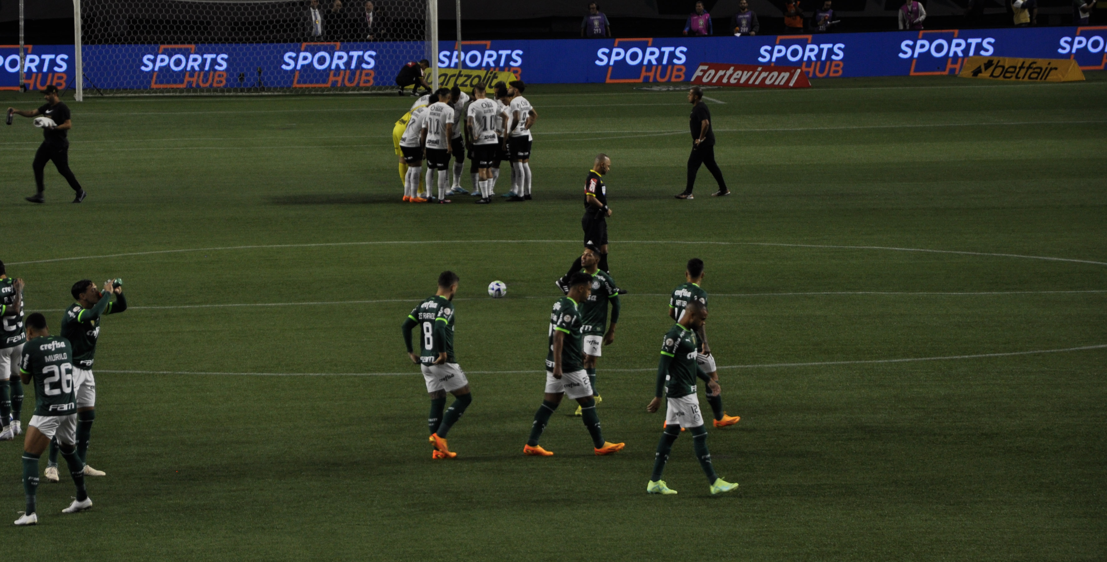 Equipes de Palmeiras e Corinthians se preparando para a partida. Foto: Davi Garciia