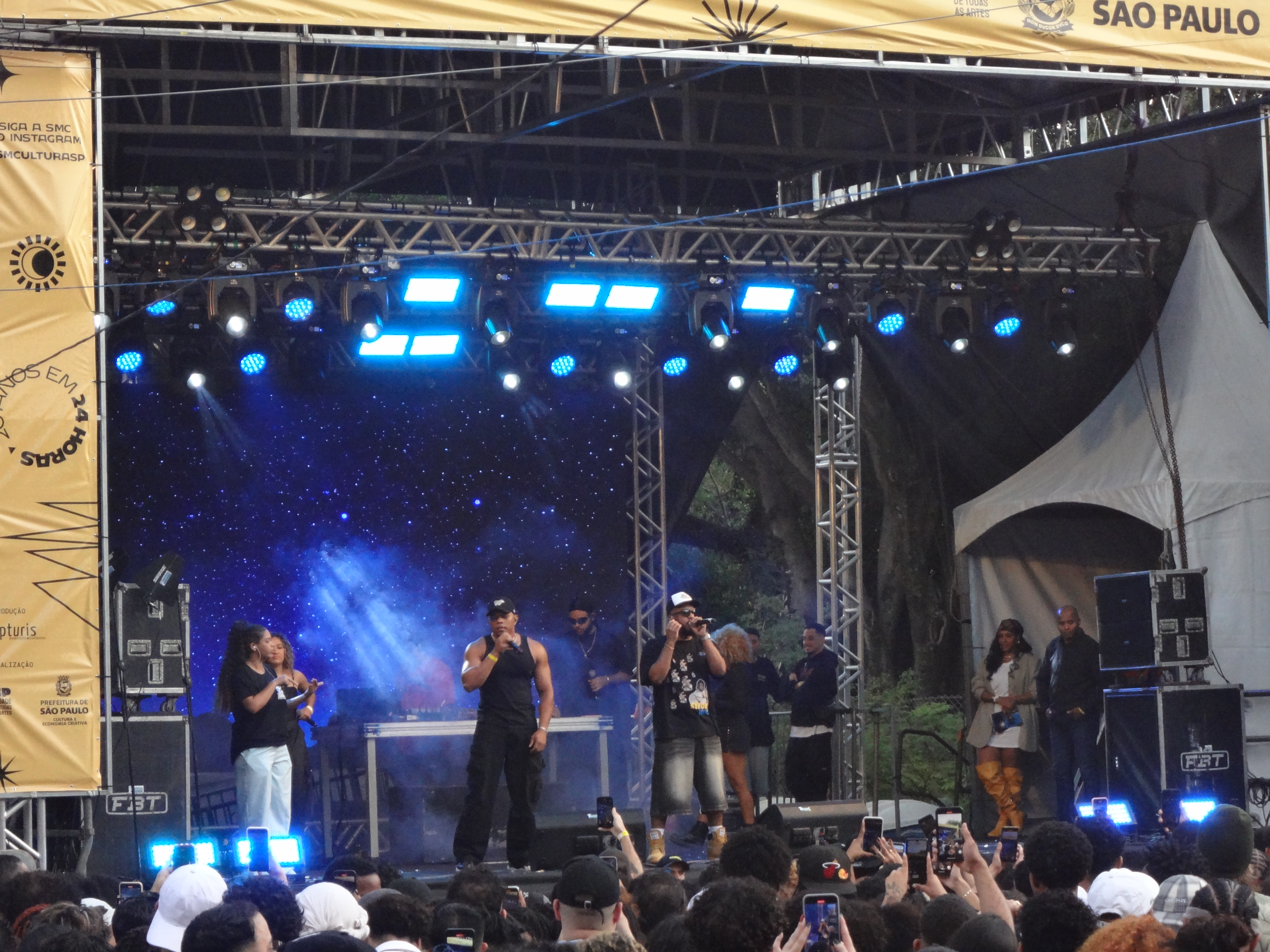 Show da cantor BK no palco Brasilândia, dia 25/05. Foto: Michelle Batista.