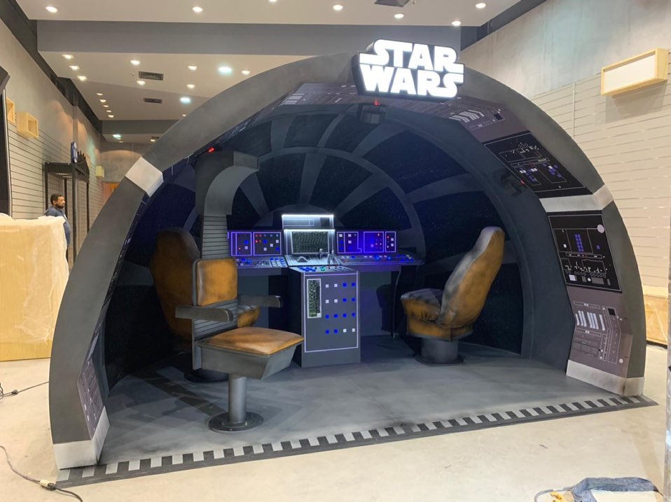 Imagem da experiência da nave de Star Wars que chegará na loja do Center Shopping Uberlândia (Imagem: Instagram @ferossetti)