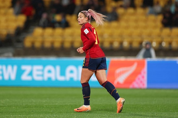 Alexia Putellas em campo nos minutos finais da partida Foto: Reprodução/Instagram @weuro