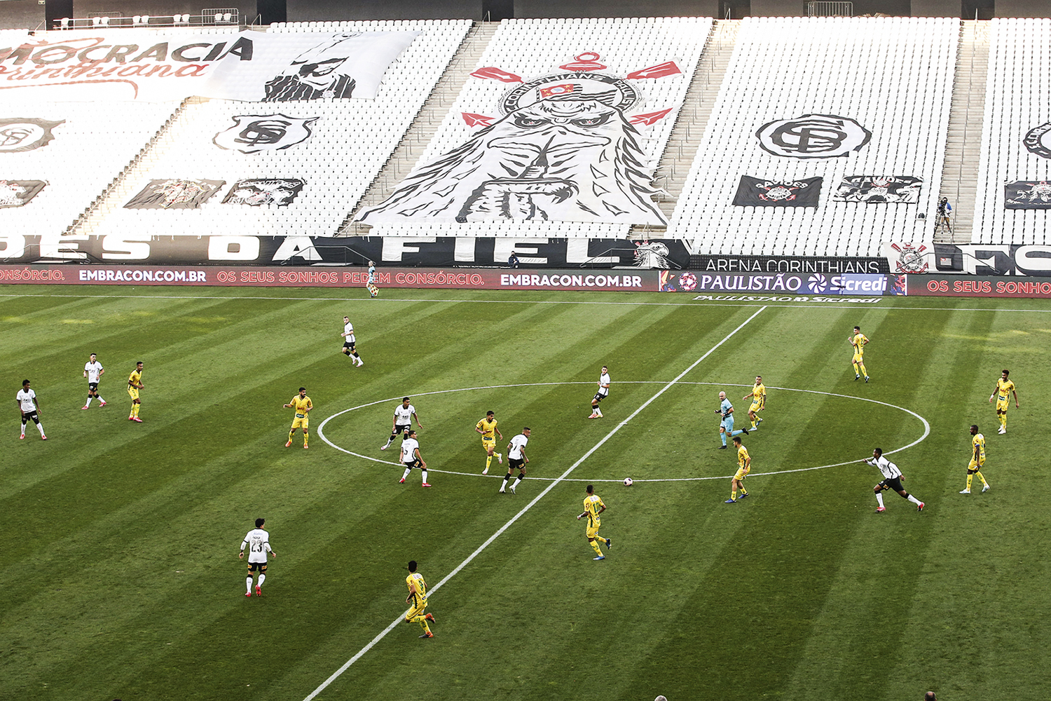 Jogo do Corinthians sem torcida 