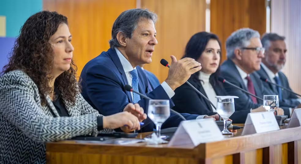 Equipe Econômica, pacote fiscal - Esther Dwek, Fernando Haddad, Simone Tebet, Rui Costa e Alexandre Padilha | Reprodução/Foto: Diogo Zacarias/Ministério da Fazenda