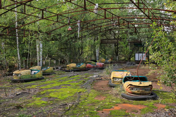  Parque de diversões em Pripyat tomado pela vegetação  Foto:Edward Neyburg/ Sygma via Getty Images 