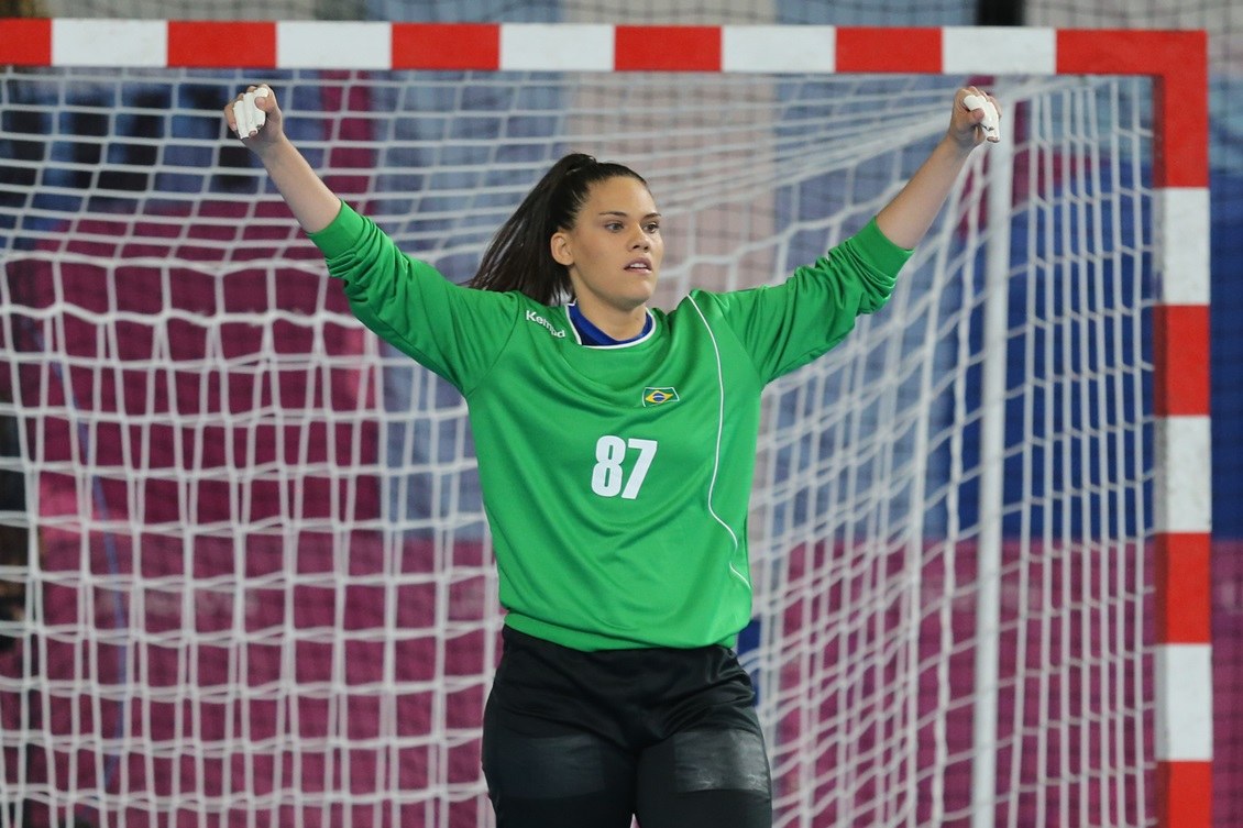 A goleira Renata Arruda foi um dos destaques na final que rendeu o hexa ao handebol feminino: recém-incluída no Bolsa Atleta. Foto: Abelardo Mendes Jr./rededoesporte.gov.br