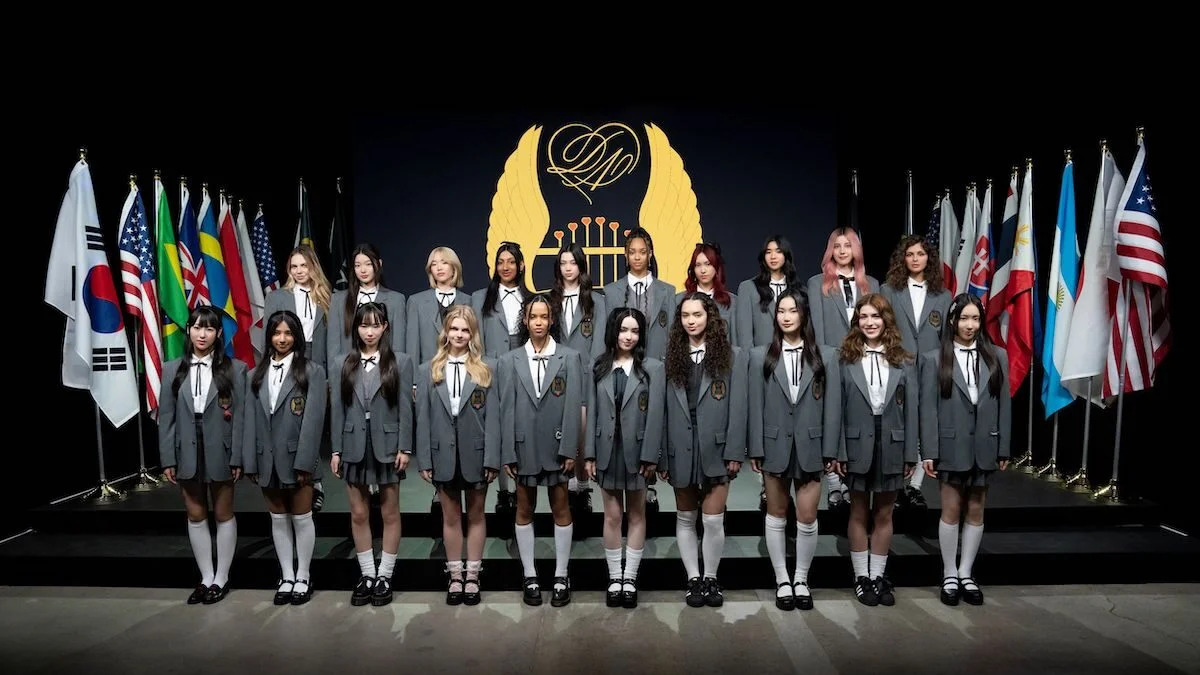 Todas as integrantes da Dream Academy no início do programa. Foto: HYBE x Geffen Records