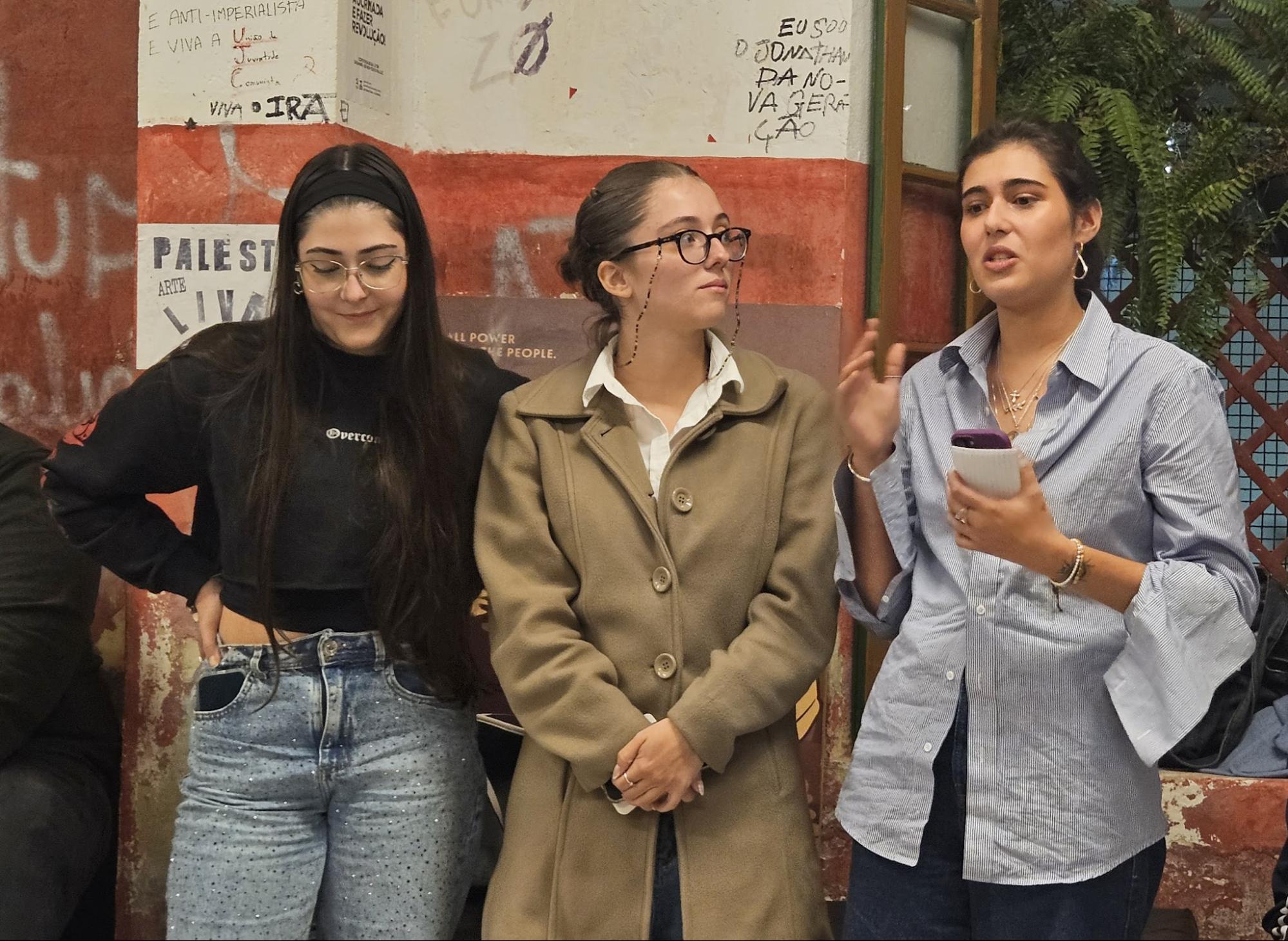 Representantes da Chapa Gonzo: Gabriela Dias, Isabella Damião e Lara Manasseh (respectivamente) / Foto: Raissa Santos
