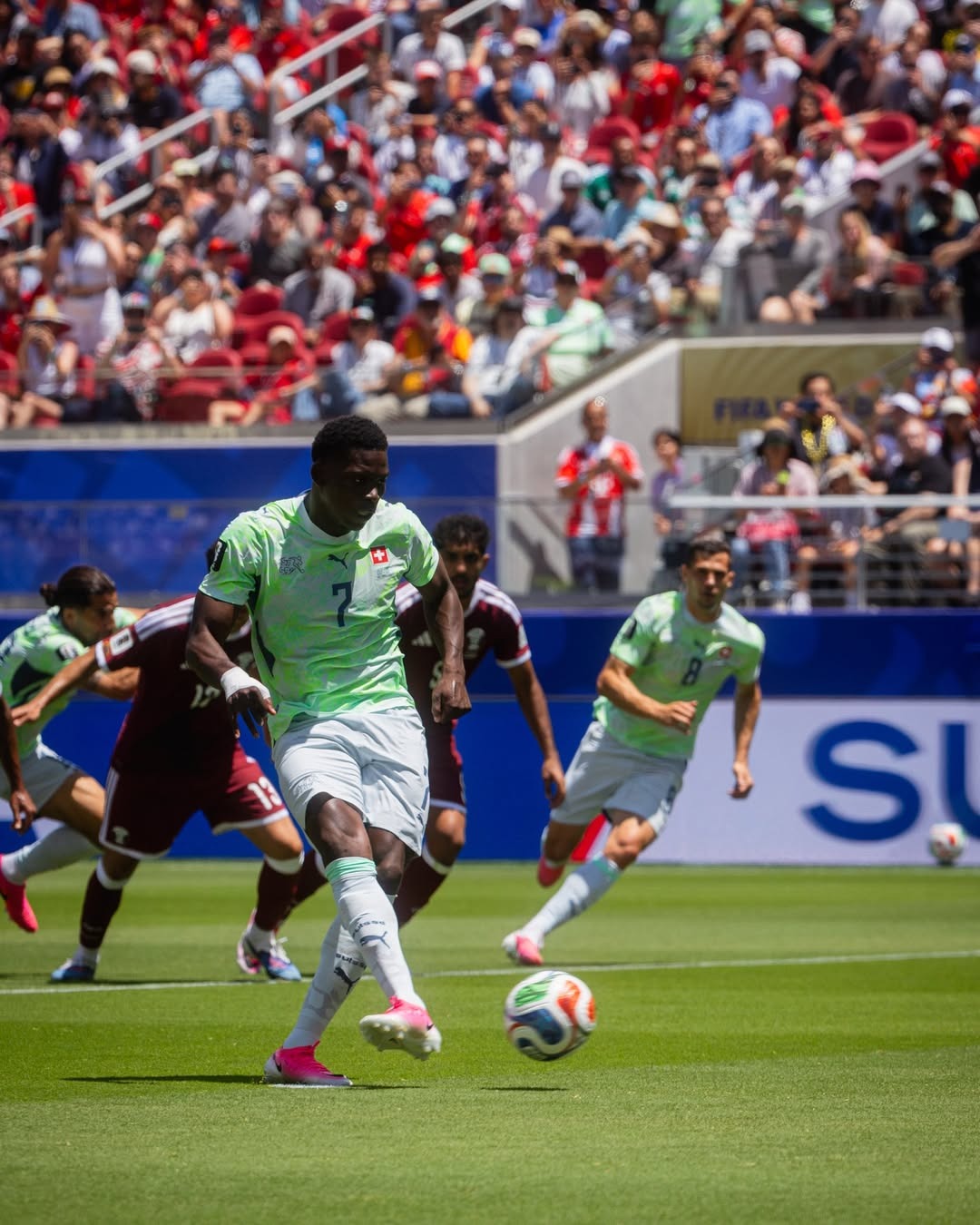 Breel Embolo, autor do primeiro gol da partida.
