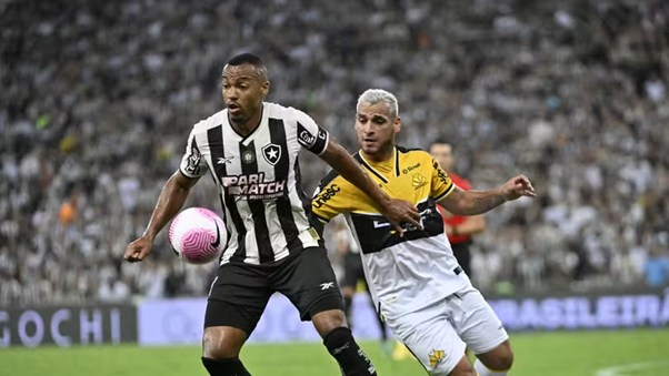   Botafogo enfrenta o Peñarol nesta quarta-feira (23) pela Libertadores. Foto: André Durão