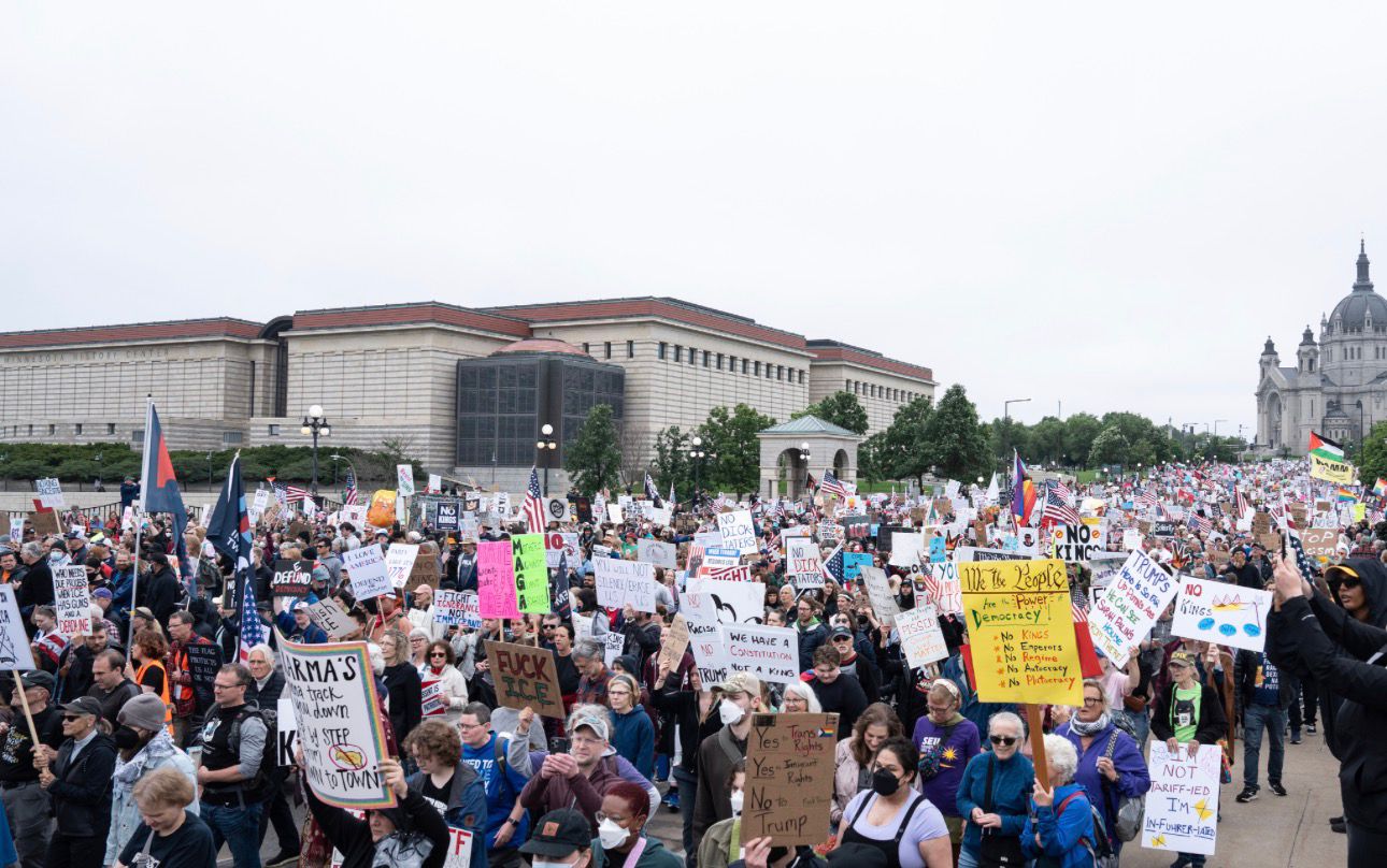 Protestantes marcham em Minnesota - Reprodução/Wikimedia Commons (Foto: Chad Davis)
