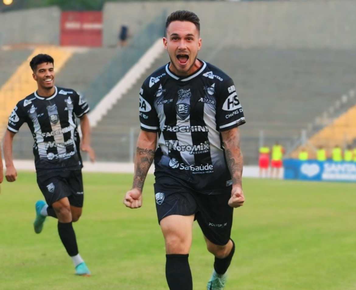 Renato Baruffi comemorando o gol da vitória. - Foto: Rafa Bento/Reproducao/Instagram/@votuporanguenseoficial