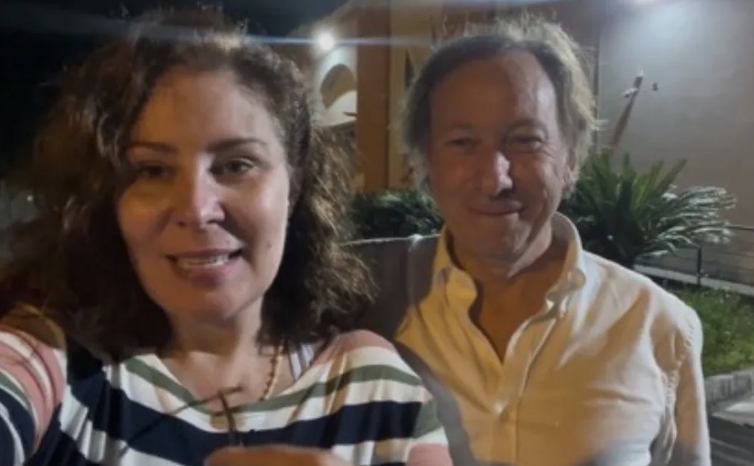 Carla Zambelli a esquerda e seu advogado intaliano a direita 