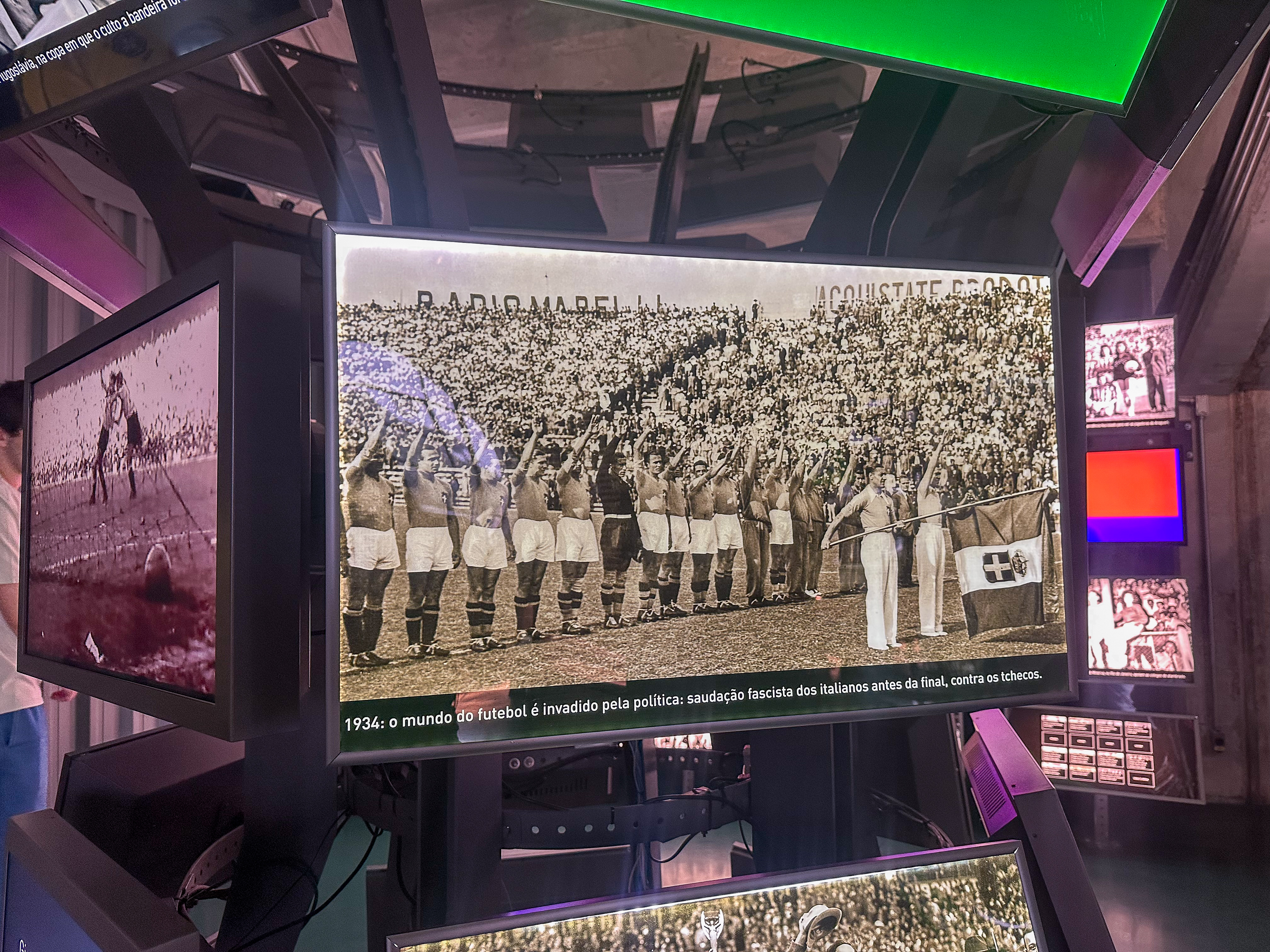  Arquivo do Museu do Futebol, time italiano fazendo a saudação fascista em 1934. Foto: Beatriz Neves