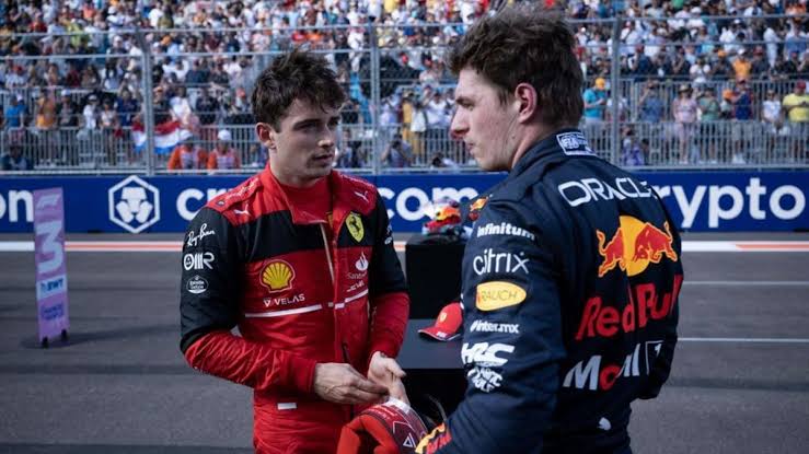 Charles Leclerc e Max Verstappen