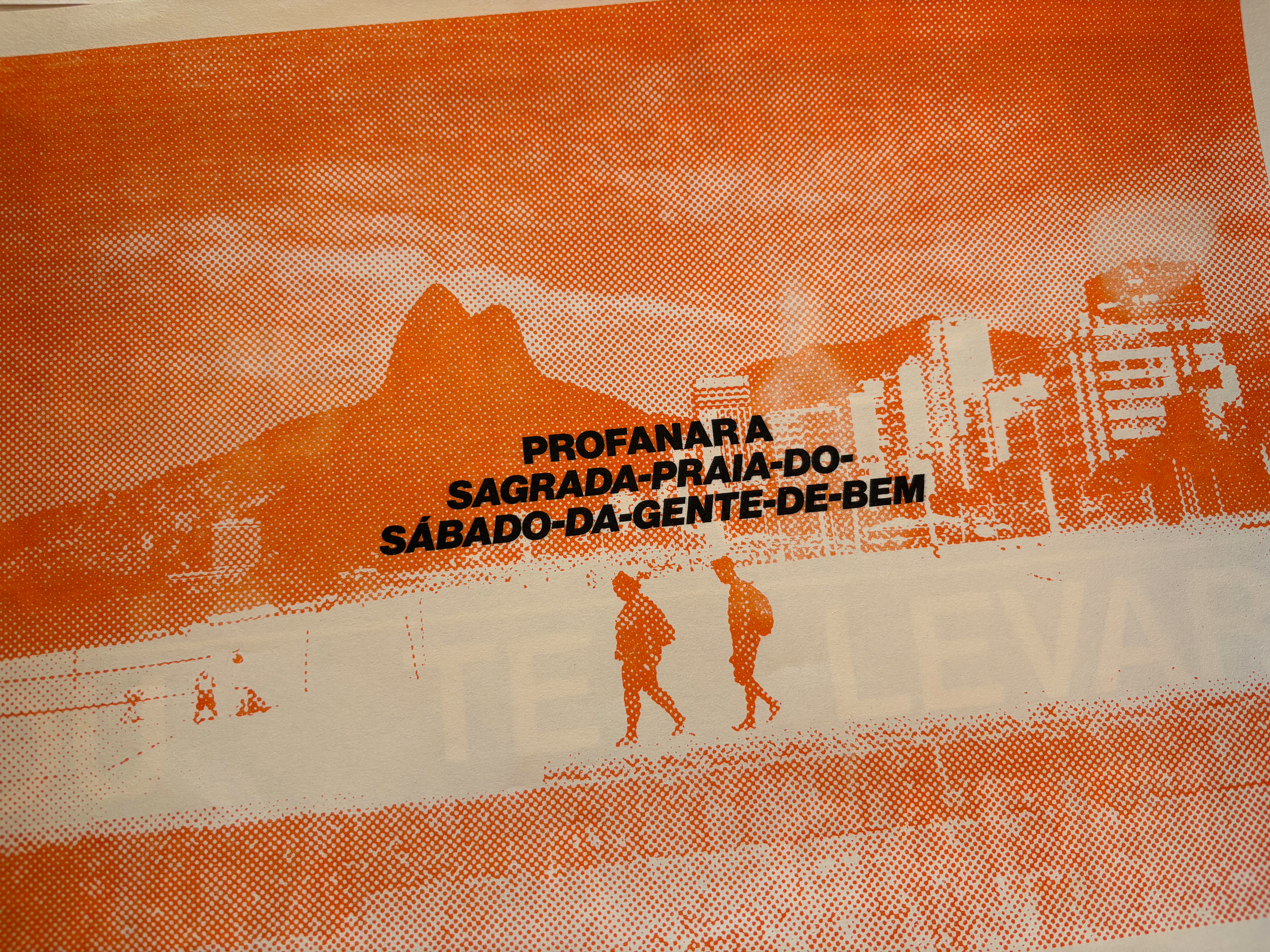 Artes visuais com forte narrativa urbana e social também ganharam destaque na feira. Foto: Laura Celis