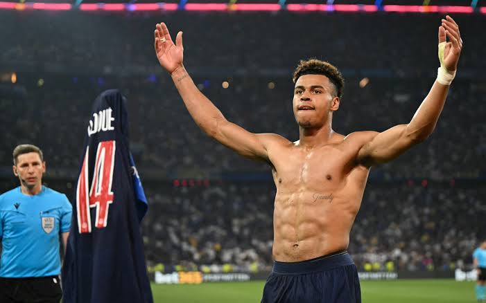 Doué comemorando o terceiro gol do PSG na final contra a Inter de Milão. Foto: Ina Fassbender/AFP