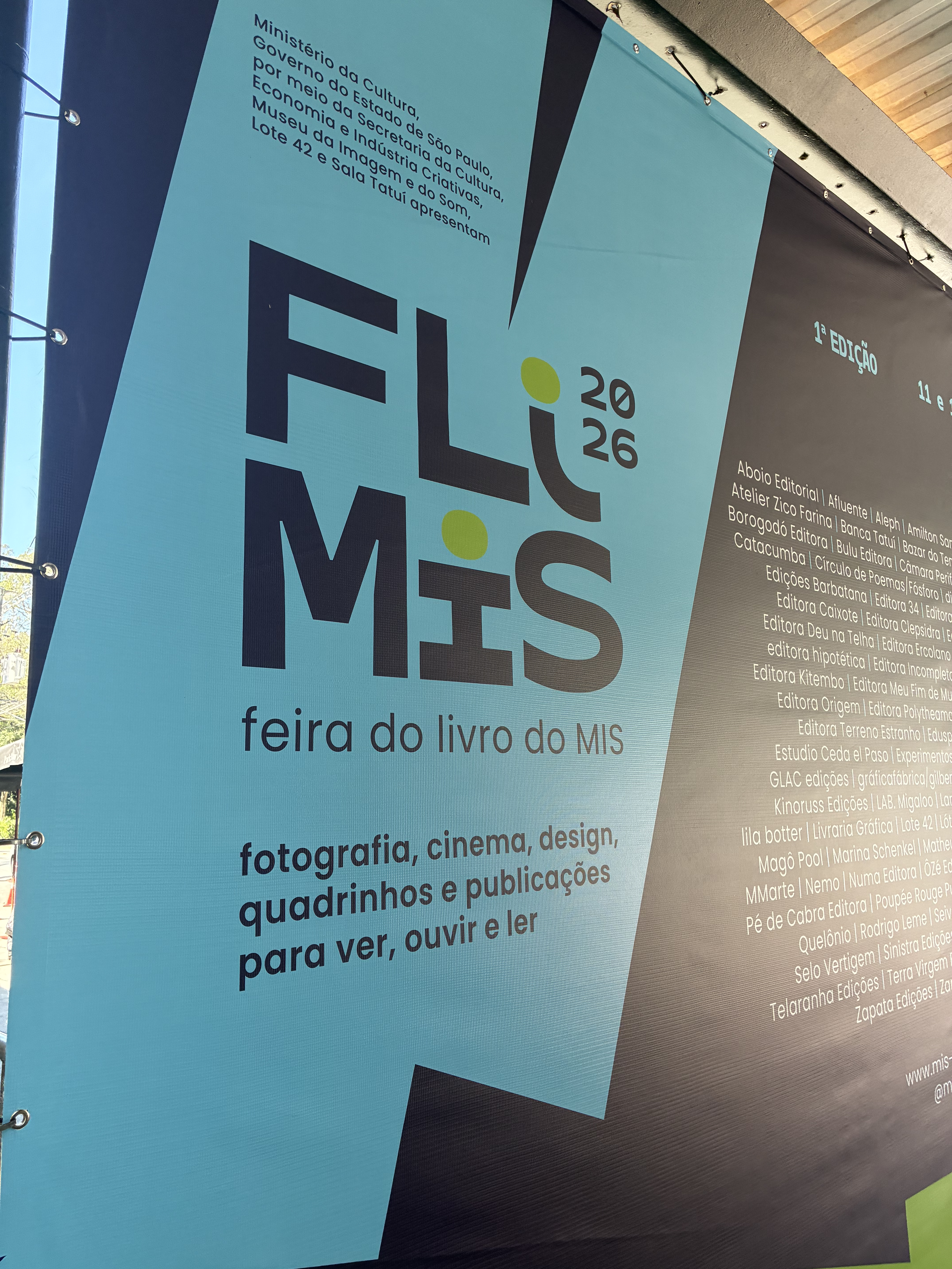 Entrada da FLIMIS: apresentação dos expositores e das atrações do mais novo evento literário de São Paulo. Foto: Carolina Machado/AGEMT