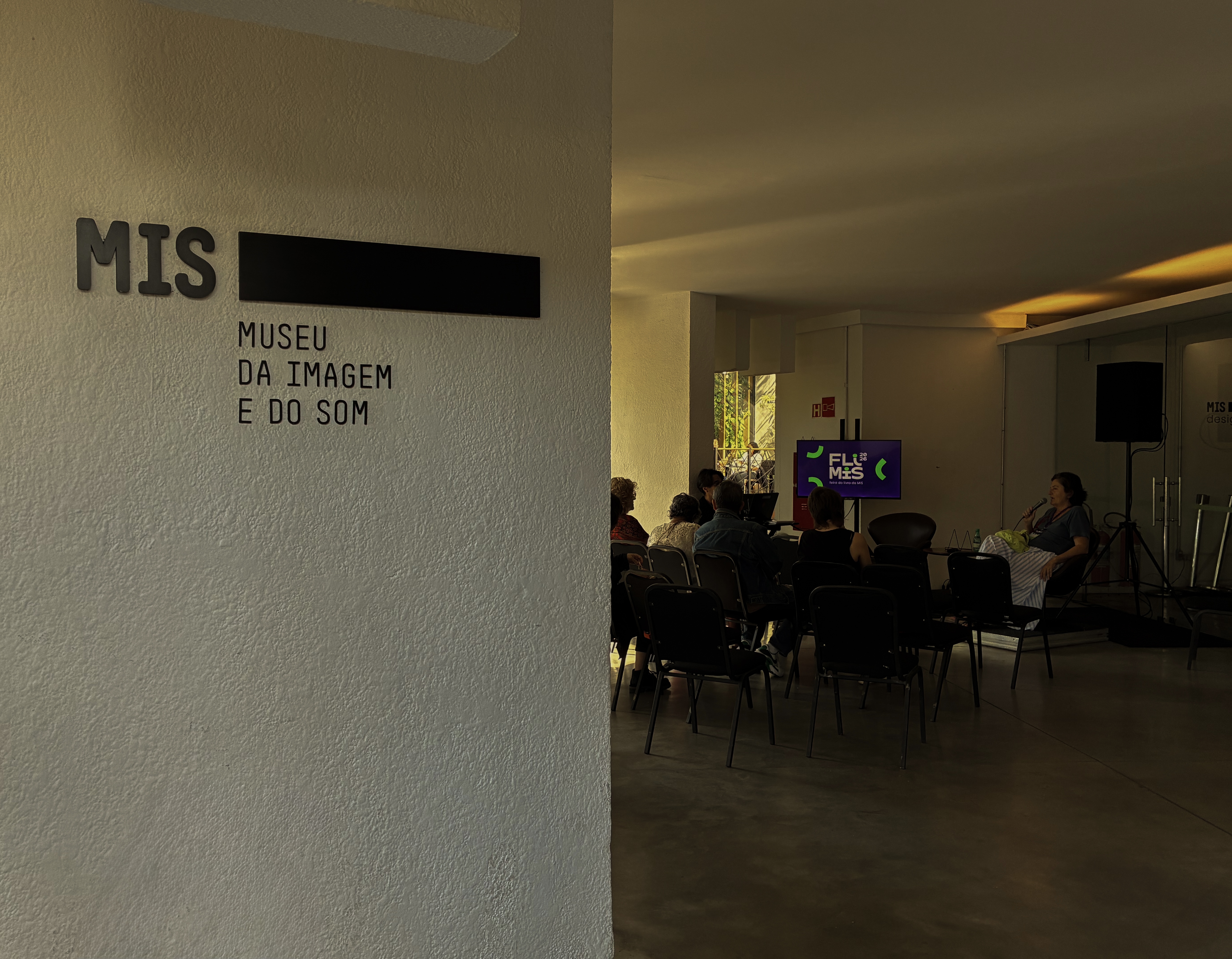 Palestra sobre a produção “9×12”, com Rossana Di Munno, Borogodó Editora Foto: Carolina Machado/AGEMT