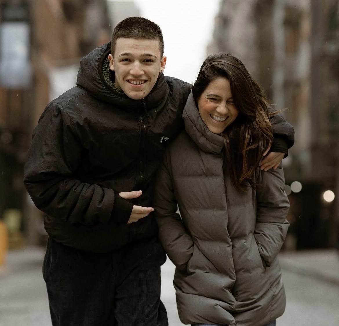 Estéfi Machado e seu filho Teo, de 18 anos. Reprodução: vInstagram/@blog.estefi.machado