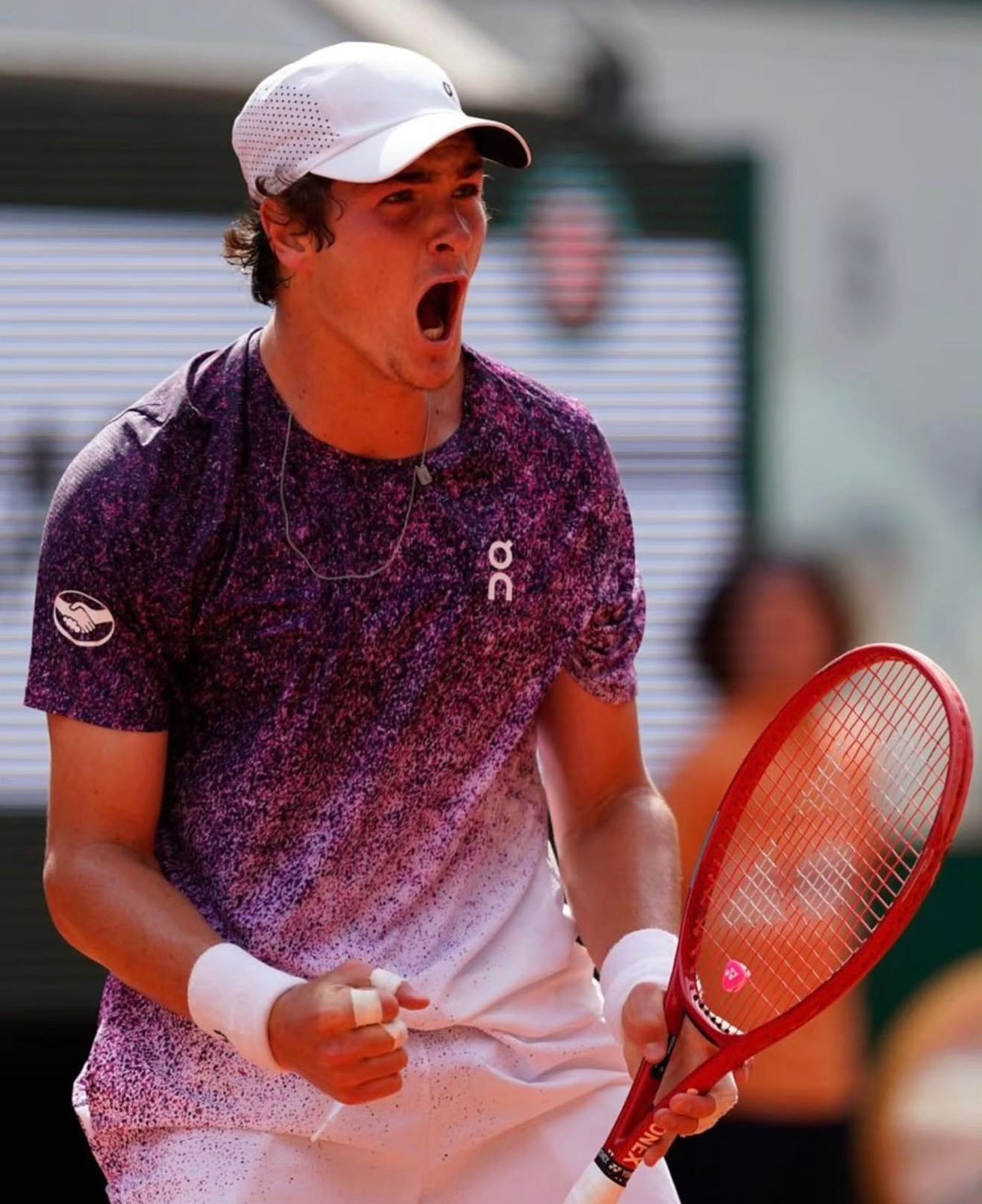 João Fonseca comemorando um ponto conquistado na partida contra Djokovic | Reprodução Instagram @joaoffonseca