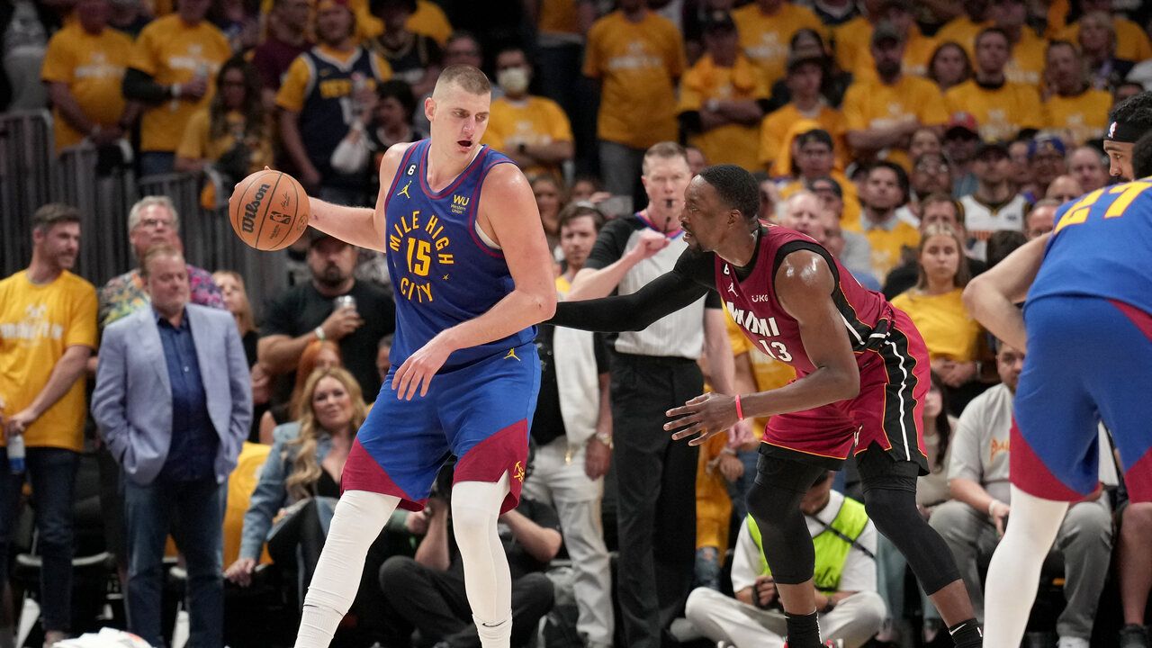 Nikola Jokic em ação pela NBA Finals Foto: Getty Images